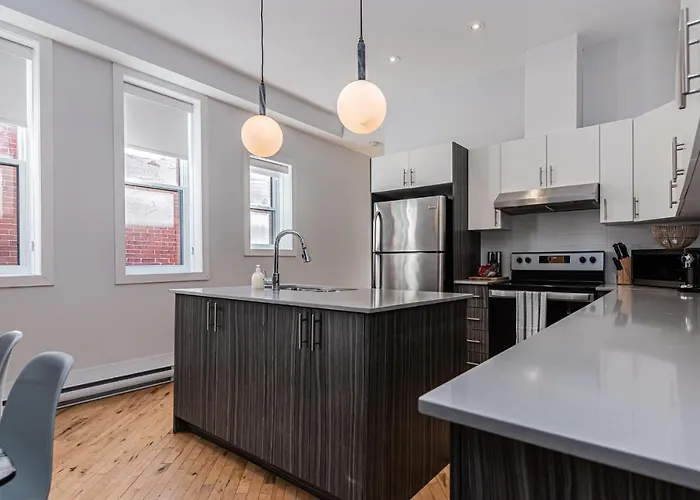 Welcoming And Homey Unit Near Mount Royal By Denstays Montreal