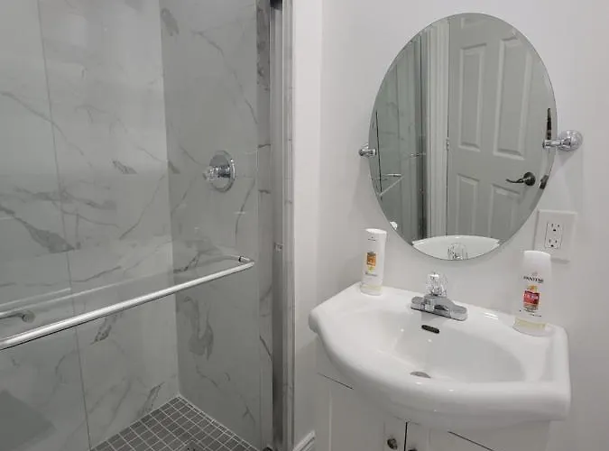 Cozy Full Unit Condo Luxury For 2-3 People Montreal