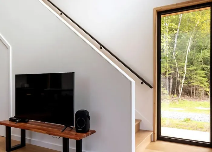 Snohaus 2 - Scandinavian Mountain Chalet Mont-Tremblant