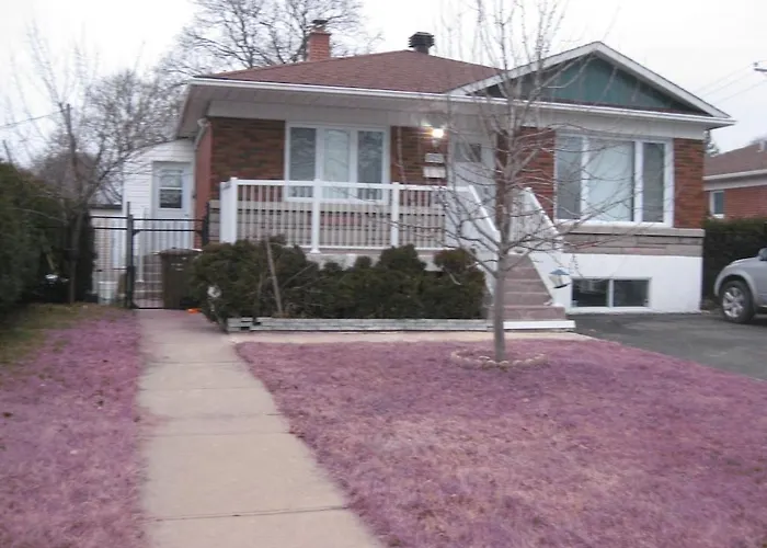 Pet friendly Superb House On 2 Comfortable Floors - Near Wall Mart & Merto Laval