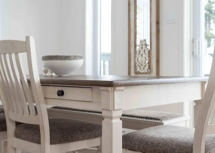 French Countryside Chic 2-Bedroom Chalet Prince Mont-Tremblant