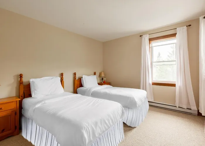 Serenity Peaks Lodge By Instantsuites-Labete Golf Mont-Tremblant