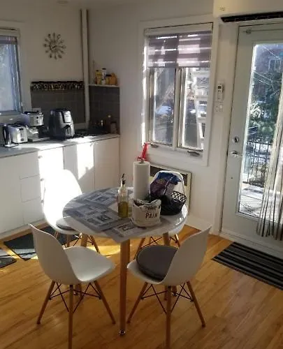 Relaxe For 1 Person Or 2 Bed & Breakfast Montreal