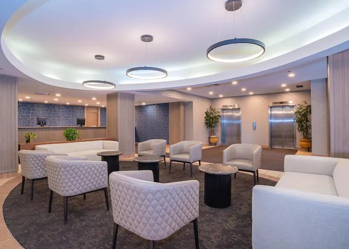 Montreal Hotels near Suvarnabhumi Airport (BKK)