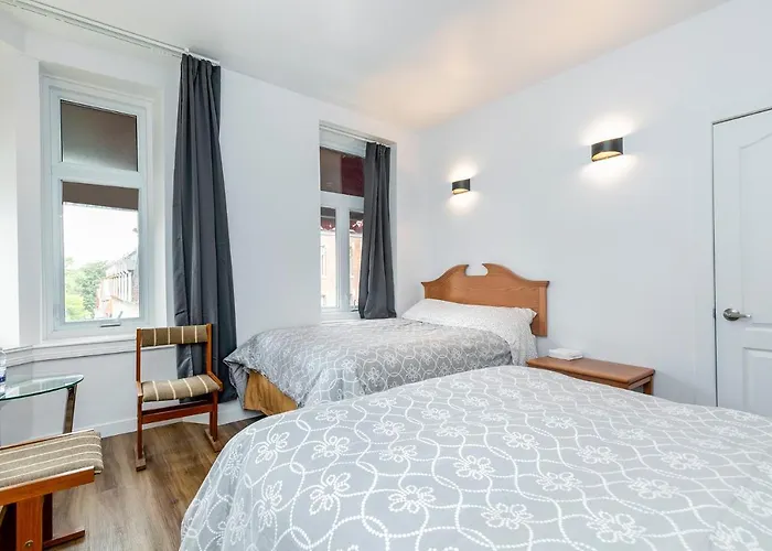 Hotel Le Coach Montreal
