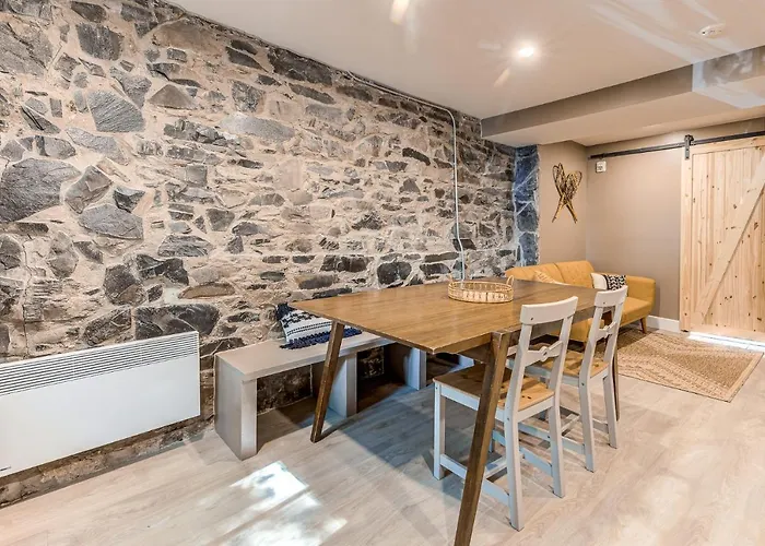 North House - Beautiful Vieux 2 Bedroom Apt Quebec City