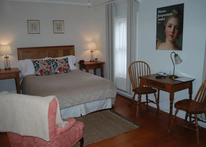 Lac-Brome Hotels