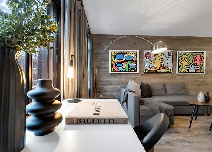 Liv Mtl Urban Spacious Group Suites Near Downtown Montreal