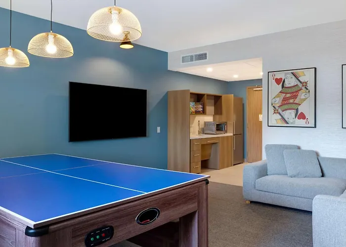 Home2 Suites By Hilton Montreal Dorval