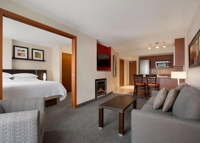 Montreal hotels near Les Cours Mont-Royal