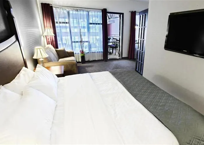 Quebec City Hotels With Pool