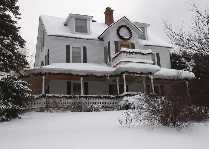 Au Manoir De La Rue Merry Magog