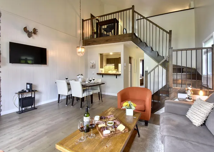 Stunning Condo - View On Lake Tremblant & Mountain Mont-Tremblant
