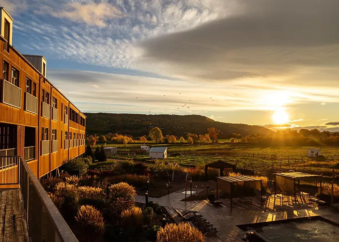 Baie-Saint-Paul Hotels