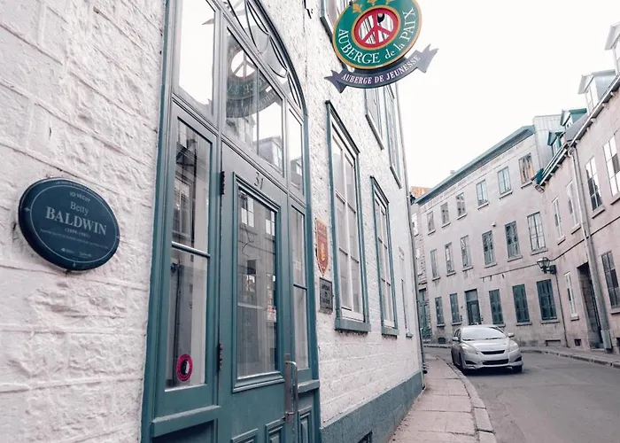 Pet friendly Auberge De La Paix Quebec City