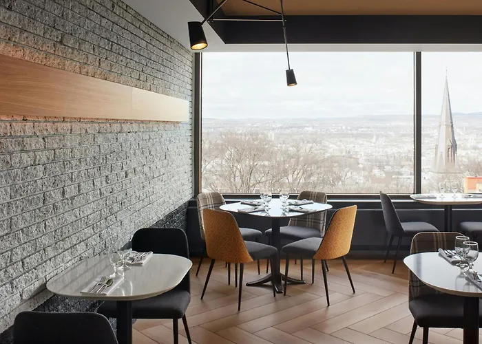 Quebec City hotels near Observervatoire de la Capital