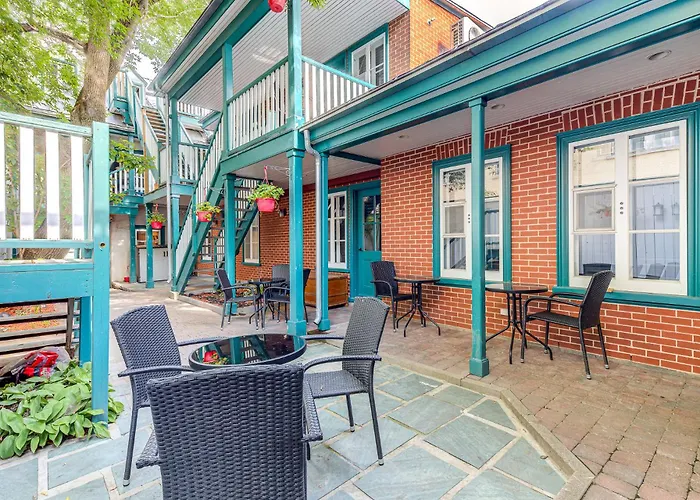 North House - Elegant 1 Bedroom Suite Quebec City