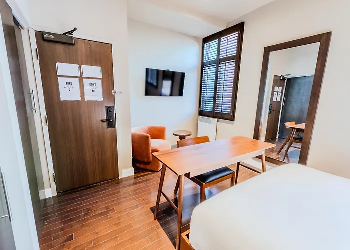 Self Check-In Boutique Hotel - Quartier Latin - Room 202 Montreal