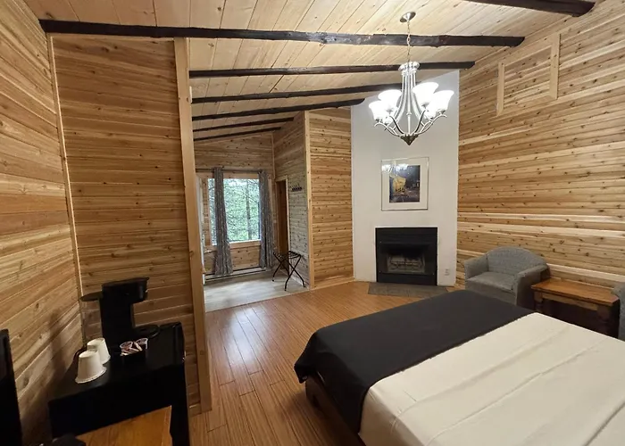 Sainte-Adele Hotels