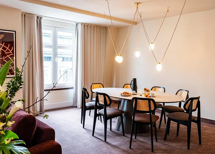 Montreal hotels near Montreal Museum of Archaeology and History