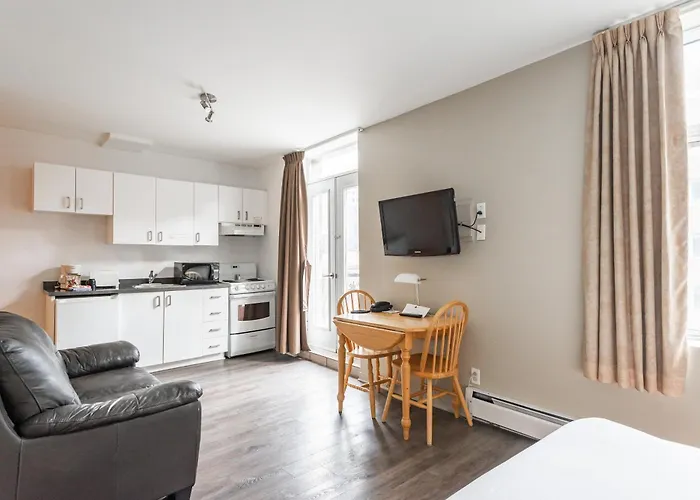 Montreal hotels near St. Patrick's Basilica