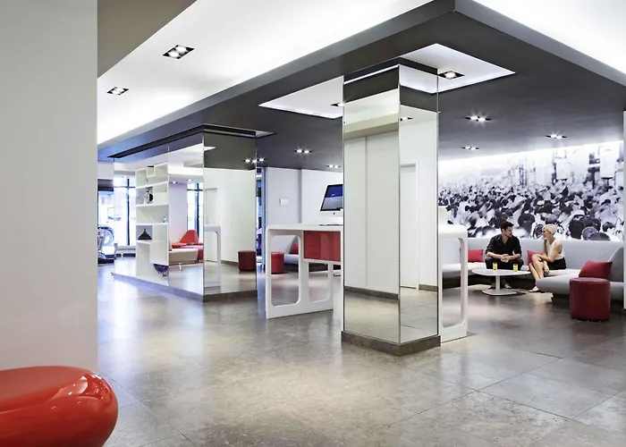 Montreal hotels near Underground City