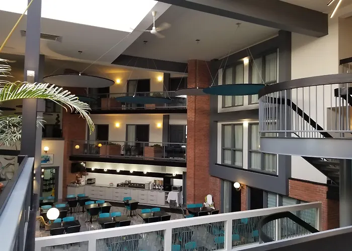 Laval hotels near Parc Pere-Vimont