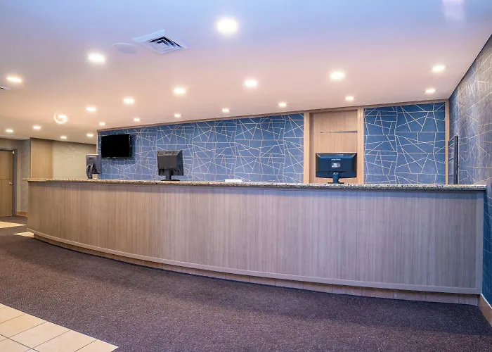 Montreal Hotels near Suvarnabhumi Airport (BKK)
