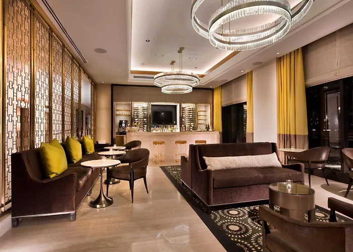 Montreal hotels near Barbie Expo
