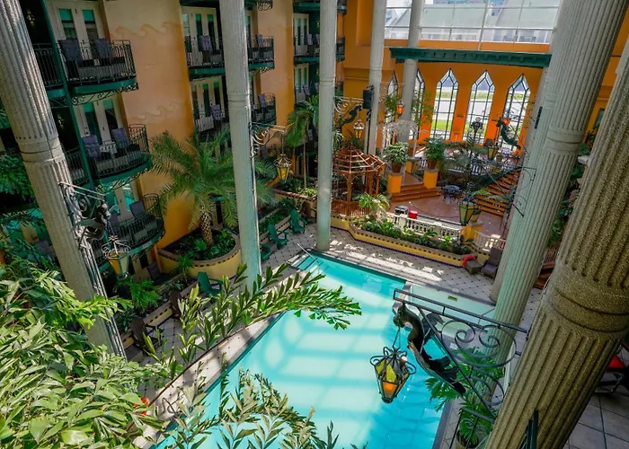 Quebec City Hotels near Quebec/Jean Lesage International Airport (YQB)