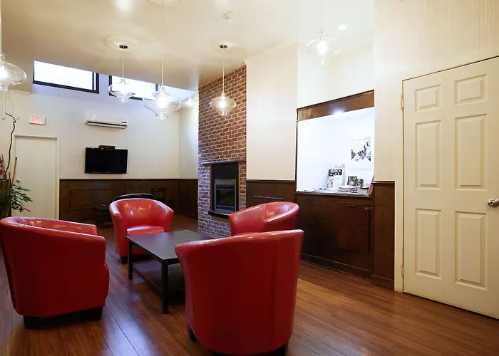 Montreal hotels near Cathedral of Marie-Reine-du-Monde