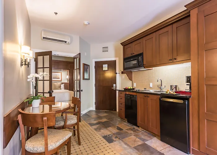Mont-Tremblant hotels near Plage du lac Mercier