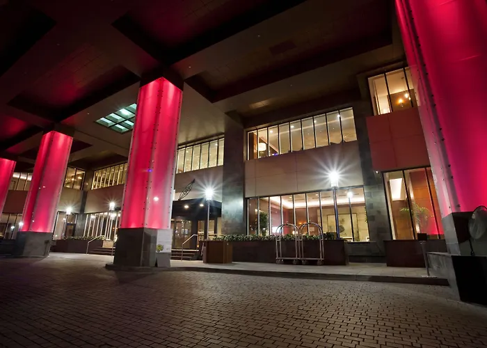 Montreal hotels near Mount Royal Park