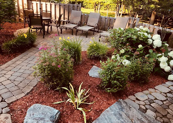 Sainte-Lucie-Des-Laurentides Hotels