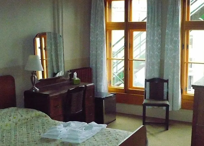 Quebec City Hotels With Jacuzzi in Room near Petit Champlain