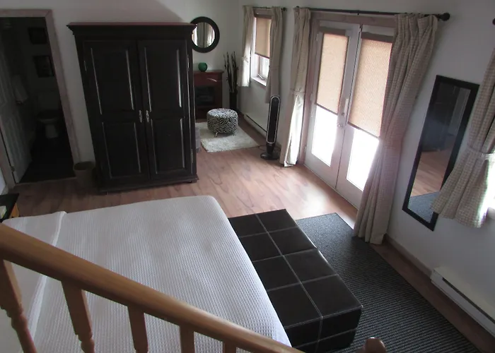 Mont-Tremblant hotels near Amerispa