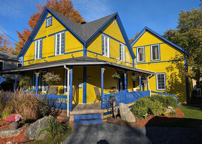 Au Saut Du Lit Bed & Breakfast Magog