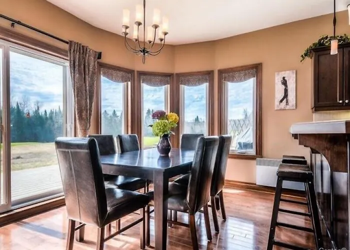 Pet friendly Rabaska By Tremblant Sunstar Apartment Mont-Tremblant