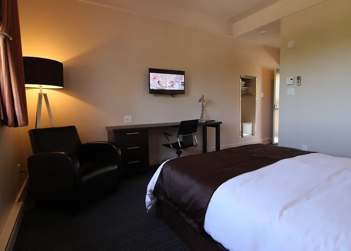 Mont-Tremblant hotels near Ziptrek Ecotours