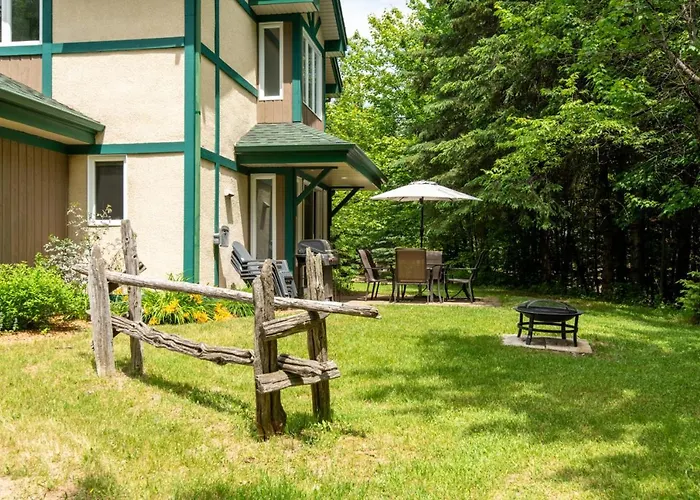Townhouse On The Golf With Pool Access Villa Mont-Tremblant with Pool