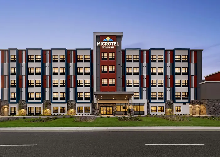 Pet friendly Microtel Inn & Suites Dorval Qc