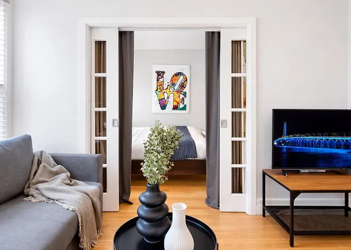 Liv Mtl Main Plateau Urban Suites Near Downtown Montreal