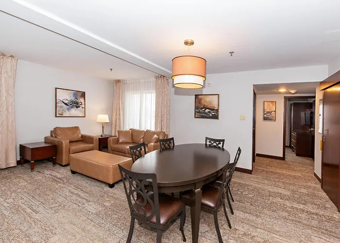 Val-d'Or City Center Hotels