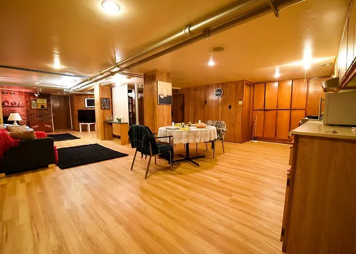 Pet friendly Maria Montreal Apartment