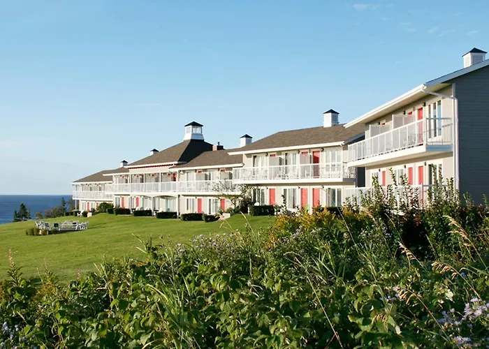 Riviere-au-Renard Hotels