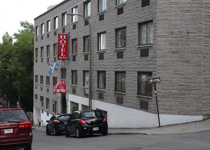 Montreal hotels near La Fontaine Park