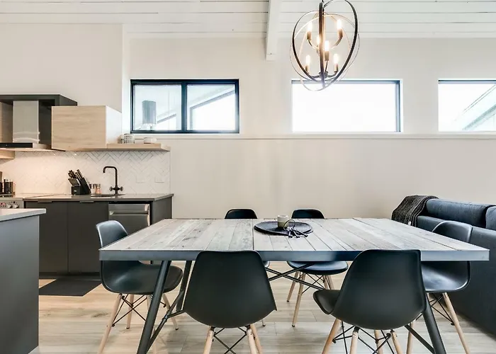 Pet friendly Complexe La Voute By Kasania Condo 203 Laval
