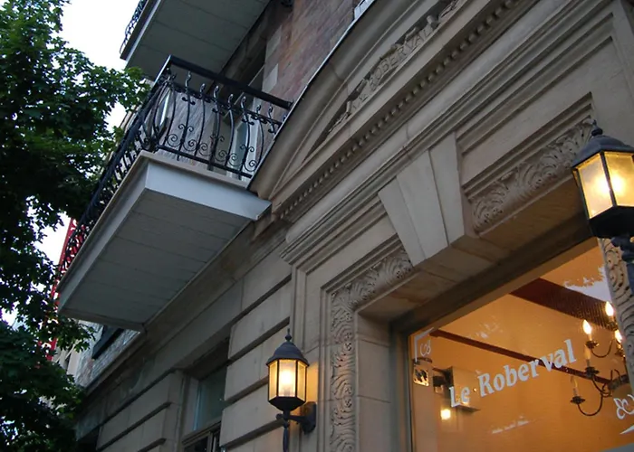 Montreal hotels near Place Ville Marie