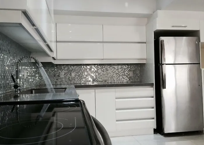 Pet friendly Luxury Two Story Villa Unit A Laval